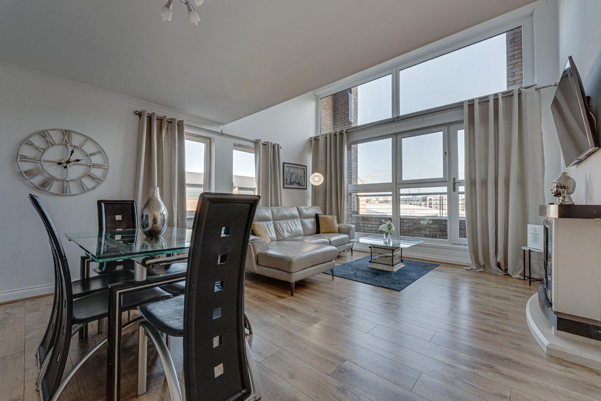 The Ovo Hydro Penthouse With Free Parking — Photos 1
